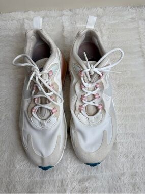 Nike Women’s White and Pink Athletic Sneakers